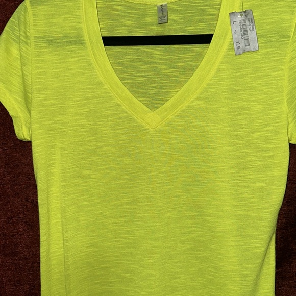 Nice, playful lime green/ neon yellow tee. - Picture 6 of 6